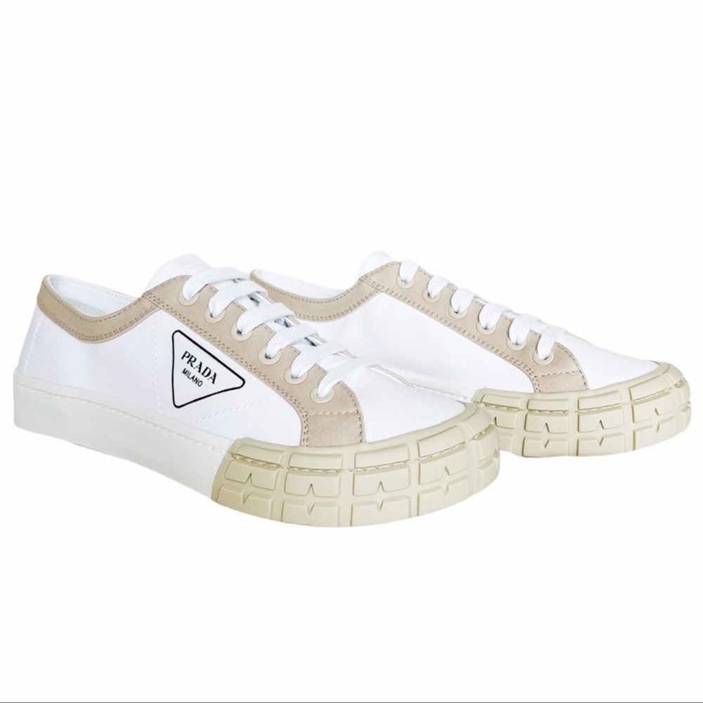 Prada logo low top shoes